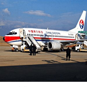 遵义新舟机场空运航空快运业稳步发展的原因是什么？